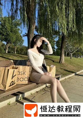凱·帕克在姨母家的客廳，網(wǎng)友調(diào)侃：這才是真正的“家”聚會(huì)！