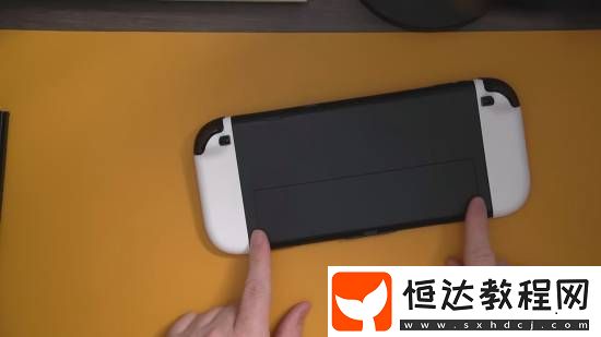 2模型視頻爆料！機身、屏幕明顯更大