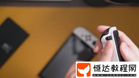 2模型視頻爆料！機身、屏幕明顯更大