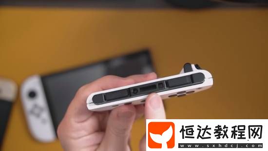 2模型視頻爆料！機身、屏幕明顯更大
