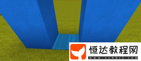 迷你世界隱藏透明門制作教程：藍色硬沙塊與木圍欄門的完美搭配