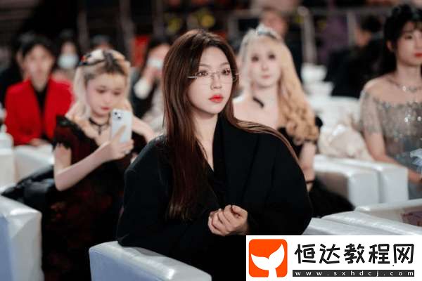 天云發(fā)布巔峰之夜妝造