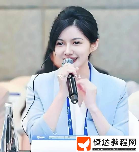 高顏值被稱最美“光二代”