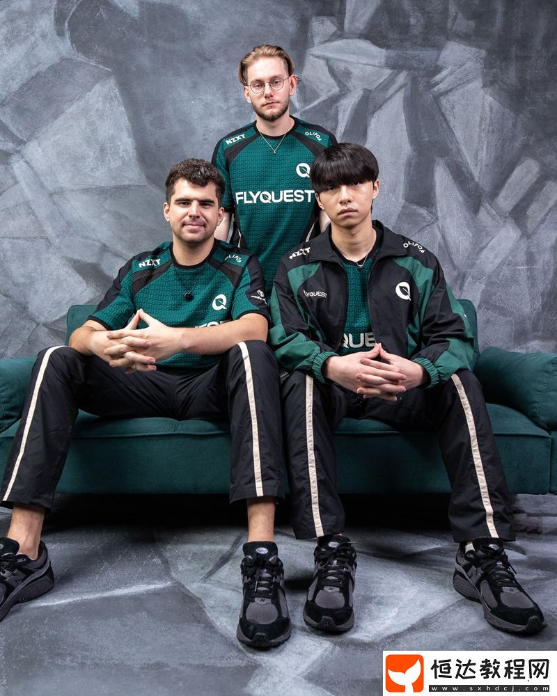 FlyQuest發(fā)布2025年新隊(duì)服