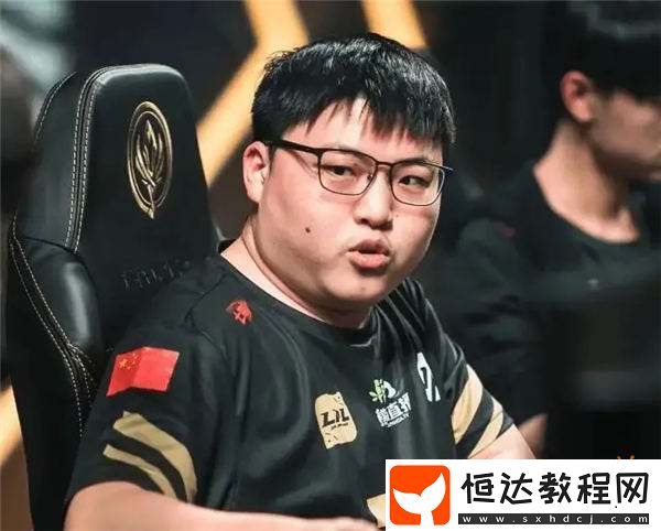 Uzi或?qū)⒊蔀長OL名人堂第二位入駐者！網(wǎng)友爆料名人堂皮膚將會選擇卡莎！